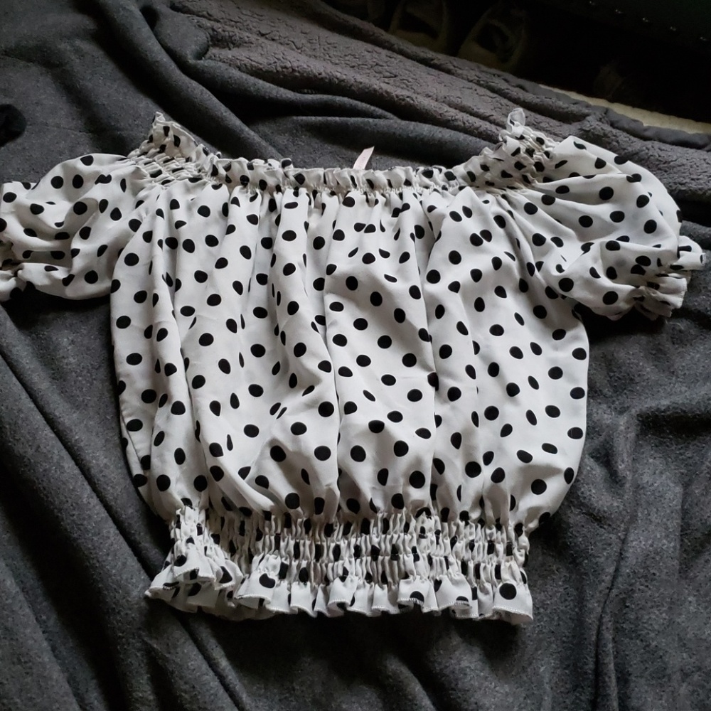 Vintage Retro pin up off the shoulder cropped top
